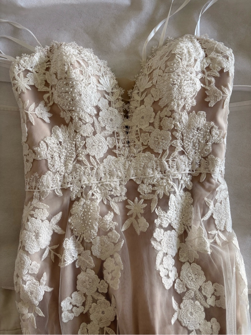 UNUSED Strapless Lace Appliqué Wedding Dress in Ivory - Picture 7 of 10